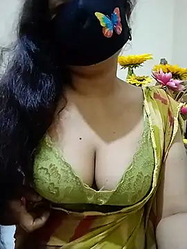 Snapshot of Ameera19 chatting on 07/18/26, 01:21 Ameera19 online show from 07/18/26, 01:21