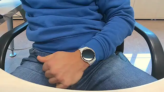 alessandroman2114 online show from 10/30/25, 11:33