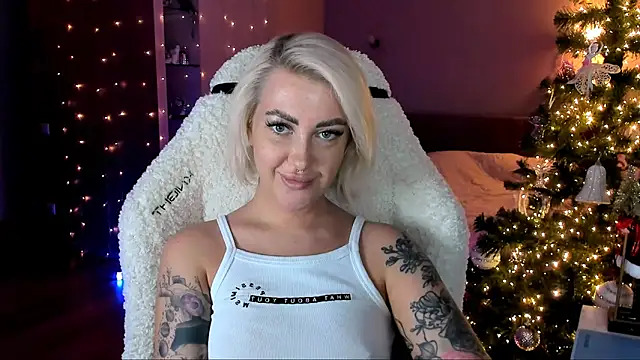 Snapshot of tykioty_Miley chatting on 01/10/25, 03:16 tykioty Miley online show from 01/10/25, 03:16