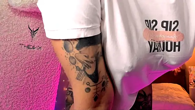 Snapshot of tykioty_Miley chatting on 01/17/25, 06:23 tykioty Miley online show from 01/17/25, 06:23