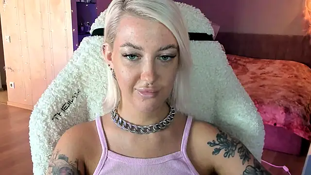 Snapshot of tykioty_Miley chatting on 09/19/25, 11:33 tykioty Miley online show from 09/19/25, 11:33