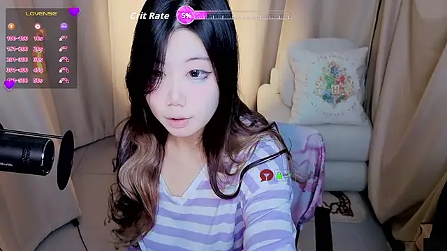 Snapshot of CryKuro_ chatting on 09/08/25, 03:00 CryKuro  online show from 09/08/25, 03:00