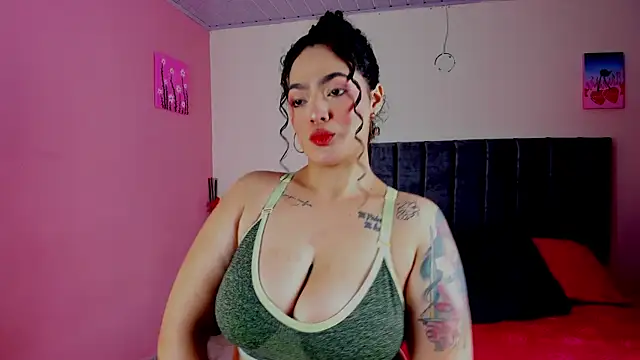 Snapshot of KayllaEvanss_ chatting on 12/14/24, 03:15 KayllaEvanss  online show from 12/14/24, 03:15