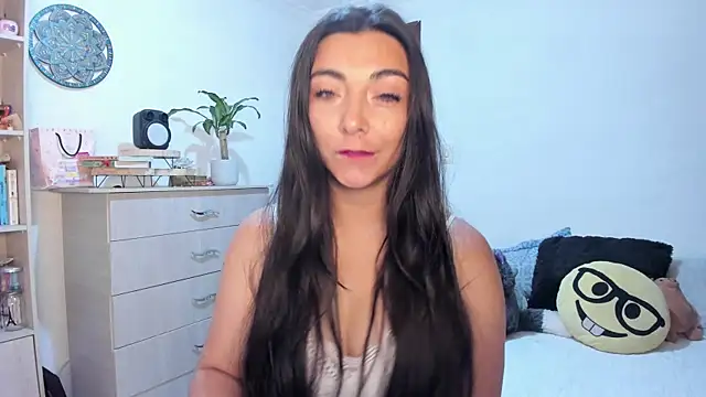 Snapshot of Karla_hernandez_ chatting on 07/08/26, 10:42 Karla hernandez online show from 07/08/26, 10:42