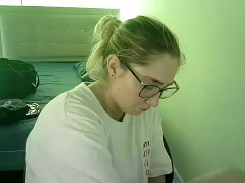 katy pp online show from 10/04/25, 04:49