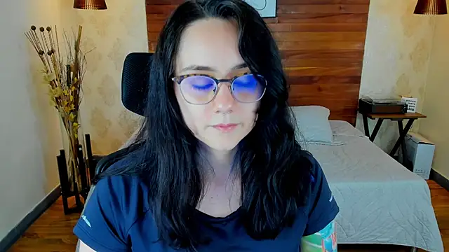 KatherineBond online show from 03/12/25, 11:01