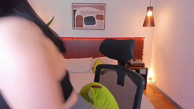 KatherineBond online show from 09/12/25, 07:36