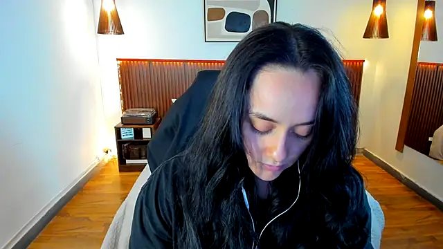 KatherineBond online show from 10/10/25, 07:13