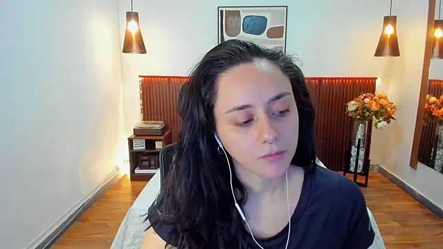 Snapshot of KatherineBond chatting on 07/08/26, 04:00 KatherineBond online show from 07/08/26, 04:00