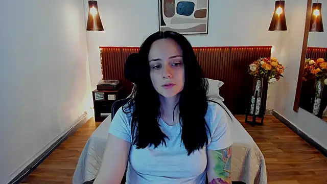 Snapshot of KatherineBond chatting on 07/28/26, 03:54 KatherineBond online show from 07/28/26, 03:54