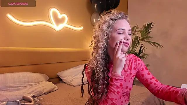 EvaMoran online show from 01/24/25, 08:13