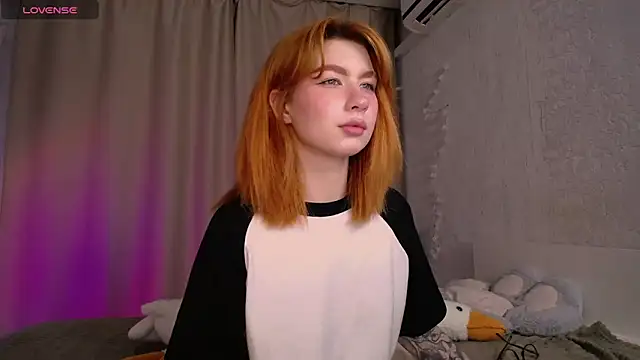 Snapshot of Evaa_Moonn_ chatting on 09/13/25, 11:04 Evaa Moonn online show from 09/13/25, 11:04