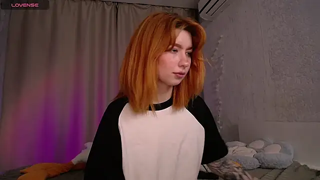 Snapshot of Evaa_Moonn_ chatting on 09/14/25, 11:09 Evaa Moonn online show from 09/14/25, 11:09