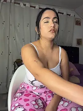 JazminTaylor online show from 06/04/26, 01:33