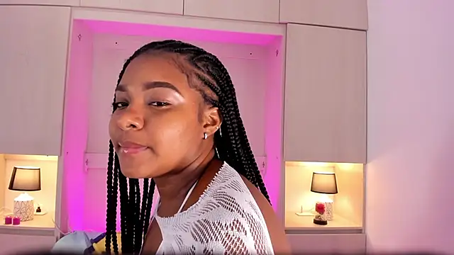 tamaraa smiith online show from 02/12/25, 05:58