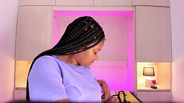 tamaraa smiith online show from 02/13/25, 11:39