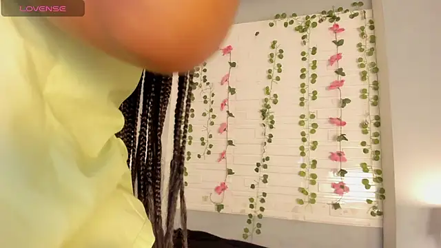 tamaraa smiith online show from 02/15/25, 11:50