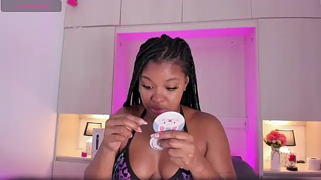 tamaraa smiith online show from 02/28/25, 11:36