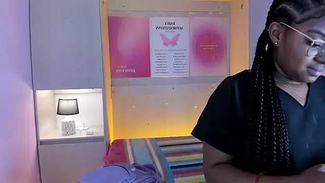 tamaraa smiith online show from 09/18/25, 08:00