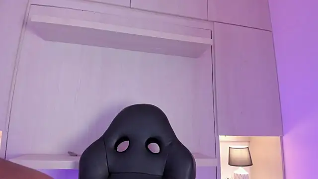 tamaraa smiith online show from 10/01/25, 07:42