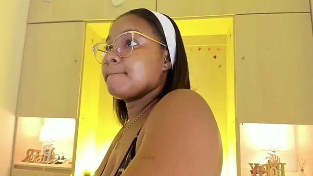 tamaraa smiith online show from 11/07/25, 07:36