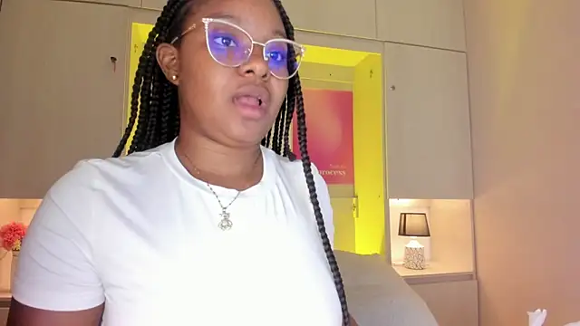 tamaraa smiith online show from 03/16/26, 07:40