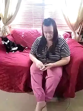 Snapshot of Bayou_Woman68 chatting on 09/19/25, 06:19 Bayou Woman68 online show from 09/19/25, 06:19