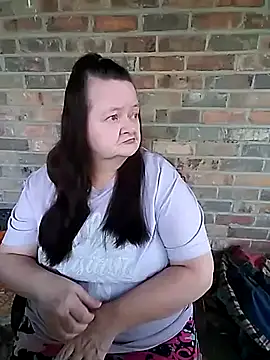 Snapshot of Bayou_Woman68 chatting on 10/23/25, 09:35 Bayou Woman68 online show from 10/23/25, 09:35