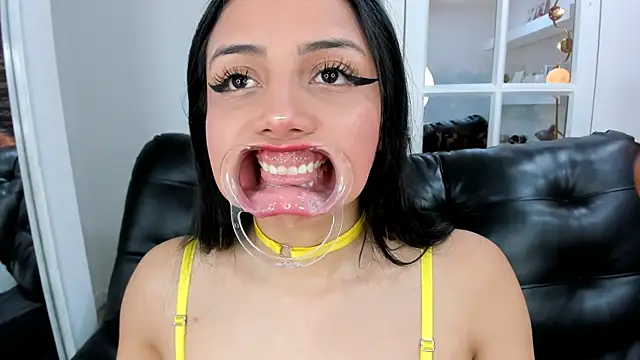 miss lizith online show from 02/11/25, 02:13