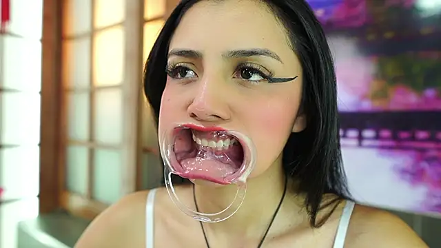 miss lizith online show from 11/20/25, 11:10