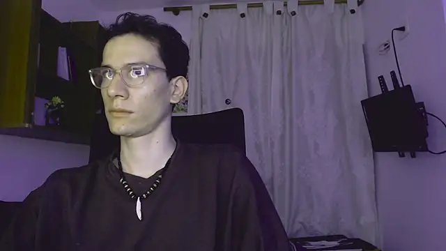 Snapshot of stikmanman chatting on 11/14/25, 05:39 stikmanman online show from 11/14/25, 05:39