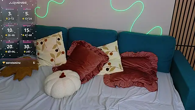 Aisha Riley online show from 11/25/25, 03:45