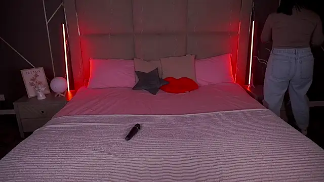 SusieWood online show from 03/16/26, 08:57