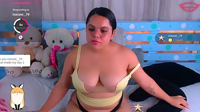 Sara-04 online show from 12/23/24, 11:39