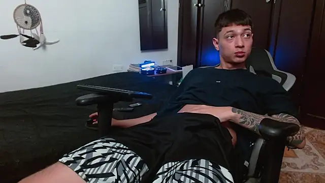 aaron blug online show from 11/03/25, 09:59