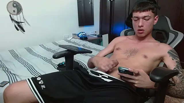 aaron blug online show from 11/07/25, 04:51