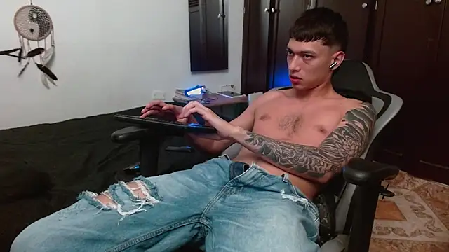 aaron blug online show from 11/10/25, 01:48