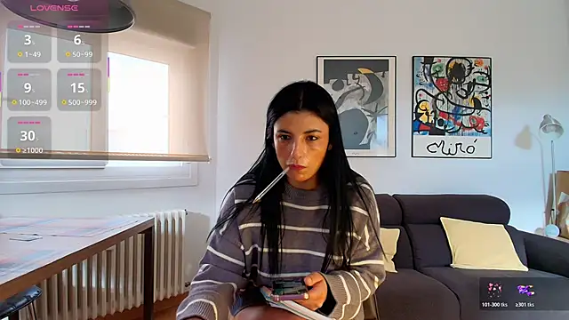 Arya 33 online show from 11/11/25, 10:37