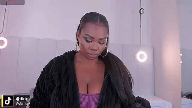 Snapshot of _huge_boobs_ebony chatting on 10/08/25, 07:11 huge boobs ebony online show from 10/08/25, 07:11