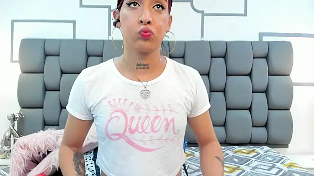 Derek and Skarlet online show from 09/09/25, 03:00