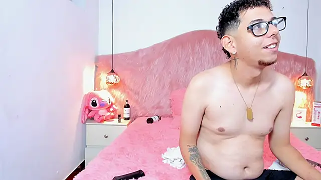 Derek and Skarlet online show from 11/29/25, 03:04