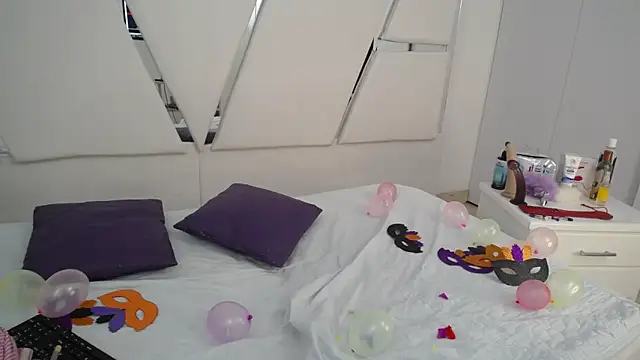  Miaaleon online show from 03/04/25, 06:07