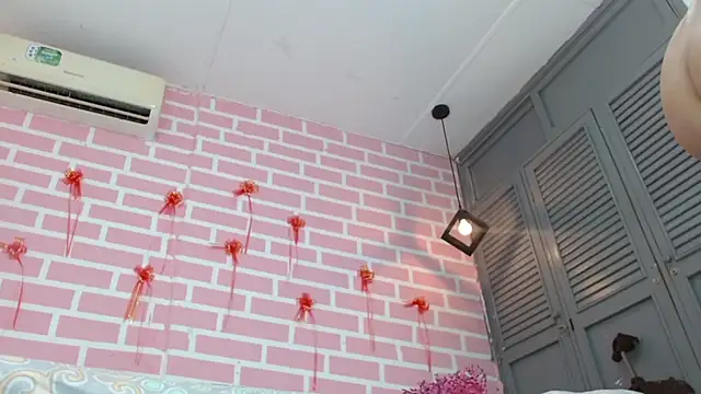 emy 0 online show from 02/19/25, 07:59