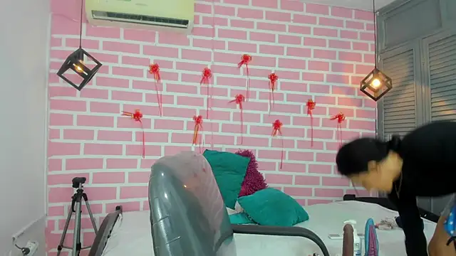 emy 0 online show from 03/06/25, 08:37