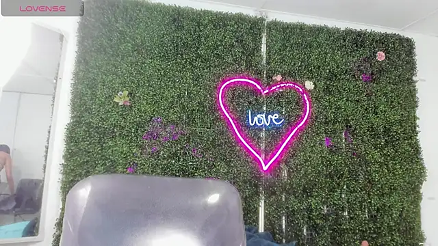 emy 0 online show from 02/11/26, 07:30