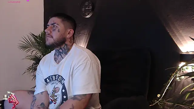 Ash gusbig online show from 02/12/25, 03:18