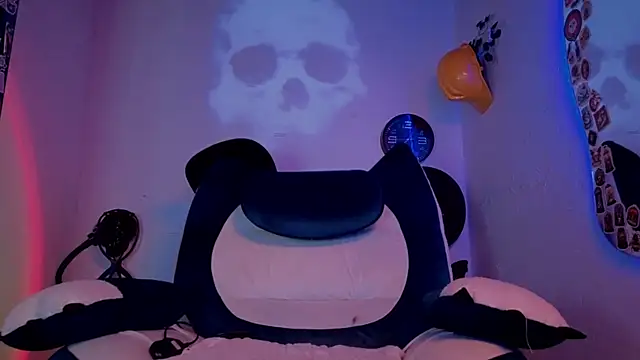 Ash gusbig online show from 09/15/25, 03:50