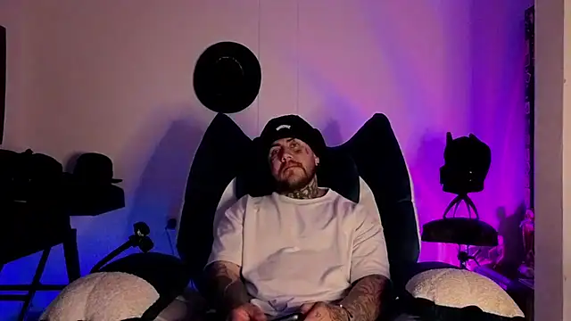 Ash gusbig online show from 02/10/26, 03:21