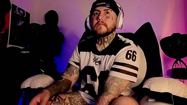 Ash gusbig online show from 02/16/26, 01:35