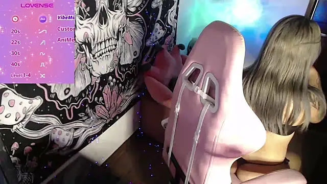 GamerCarrie online show from 02/18/25, 12:04